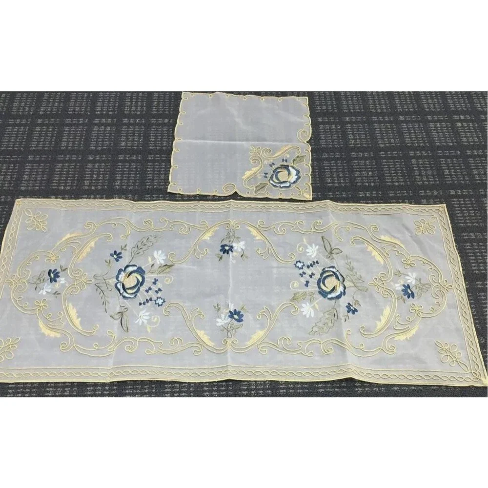 2 or 4 Handmade Tablecloths Coffee Table Runner Cloth set Armenian Embroidered